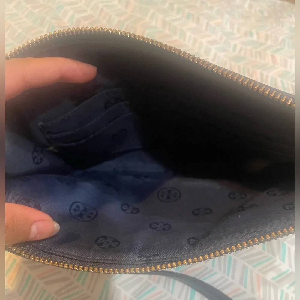 Tory Burch Navy Robinson Checkered Crossbody Bag- Like New - Picture 5 of 9